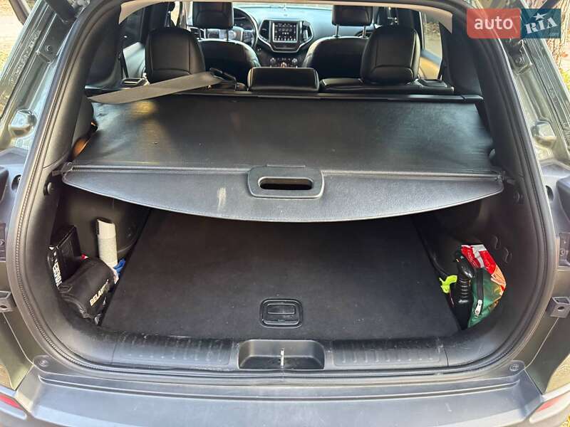 Позашляховик / Кросовер Jeep Cherokee 2018 в Львові