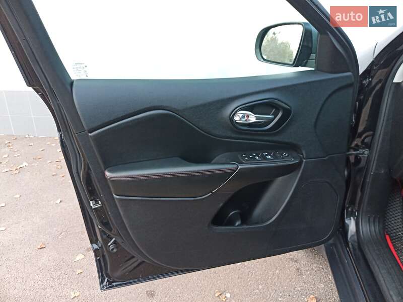 Внедорожник / Кроссовер Jeep Cherokee 2021 в Киеве фото 15 Внедорожник / Кроссовер Jeep Cherokee 2021 в Киеве