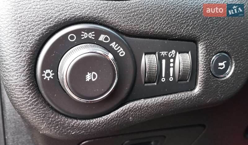 Внедорожник / Кроссовер Jeep Cherokee 2021 в Киеве фото 16 Внедорожник / Кроссовер Jeep Cherokee 2021 в Киеве