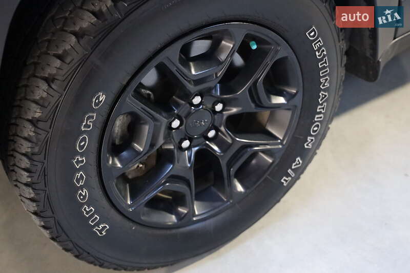 Внедорожник / Кроссовер Jeep Cherokee 2019 в Луцке