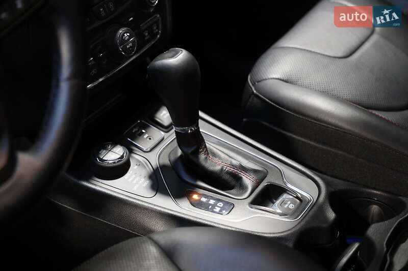 Внедорожник / Кроссовер Jeep Cherokee 2019 в Луцке