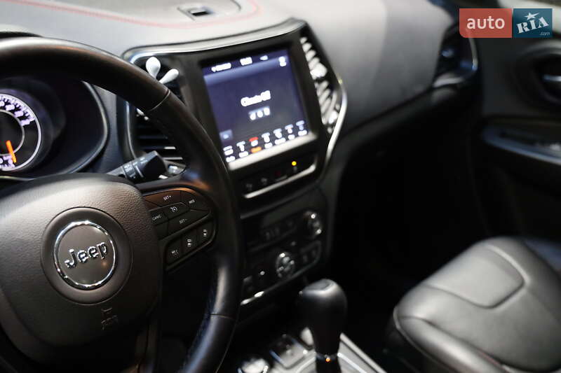Внедорожник / Кроссовер Jeep Cherokee 2019 в Луцке