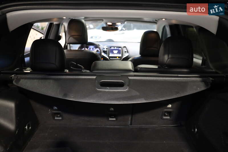 Внедорожник / Кроссовер Jeep Cherokee 2019 в Луцке
