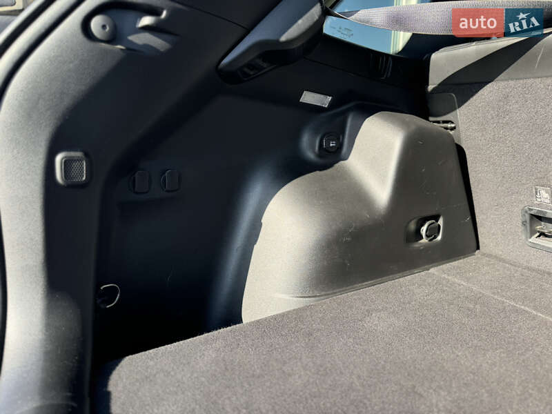 Внедорожник / Кроссовер Jeep Cherokee 2019 в Киеве фото 30 Внедорожник / Кроссовер Jeep Cherokee 2019 в Киеве