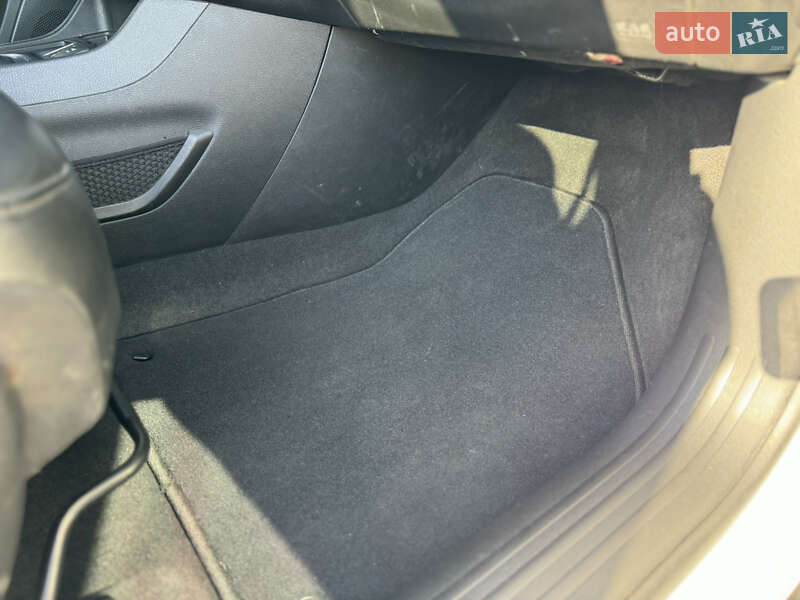 Внедорожник / Кроссовер Jeep Cherokee 2019 в Киеве фото 41 Внедорожник / Кроссовер Jeep Cherokee 2019 в Киеве