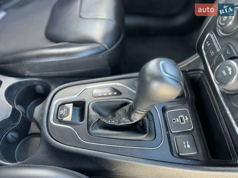 Внедорожник / Кроссовер Jeep Cherokee 2019 в Киеве фото 44 Внедорожник / Кроссовер Jeep Cherokee 2019 в Киеве