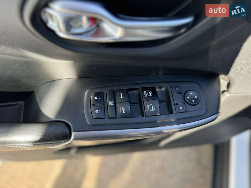 Внедорожник / Кроссовер Jeep Cherokee 2019 в Киеве фото 56 Внедорожник / Кроссовер Jeep Cherokee 2019 в Киеве