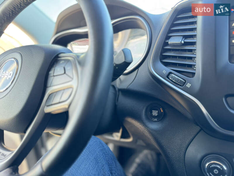 Внедорожник / Кроссовер Jeep Cherokee 2019 в Киеве фото 66 Внедорожник / Кроссовер Jeep Cherokee 2019 в Киеве