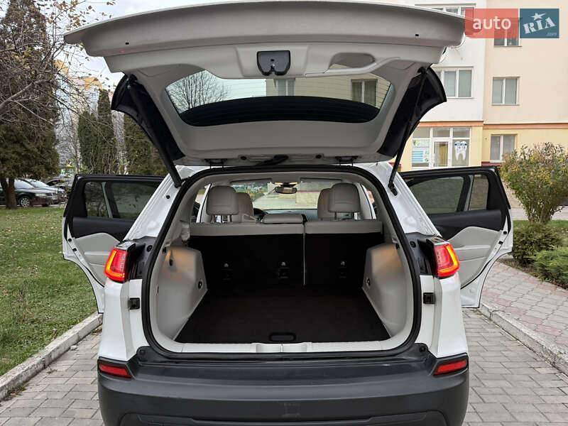 Внедорожник / Кроссовер Jeep Cherokee 2023 в Каменец-Подольском