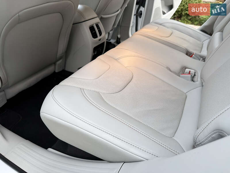 Внедорожник / Кроссовер Jeep Cherokee 2023 в Каменец-Подольском