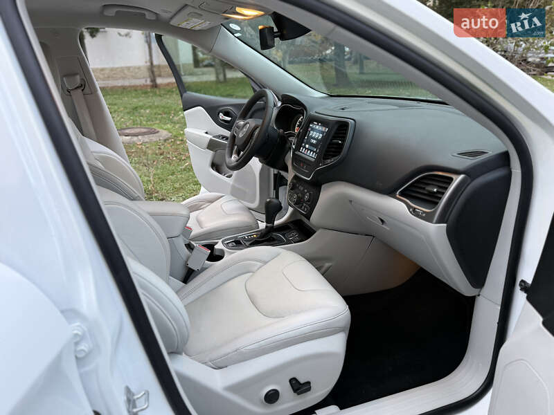 Внедорожник / Кроссовер Jeep Cherokee 2023 в Каменец-Подольском