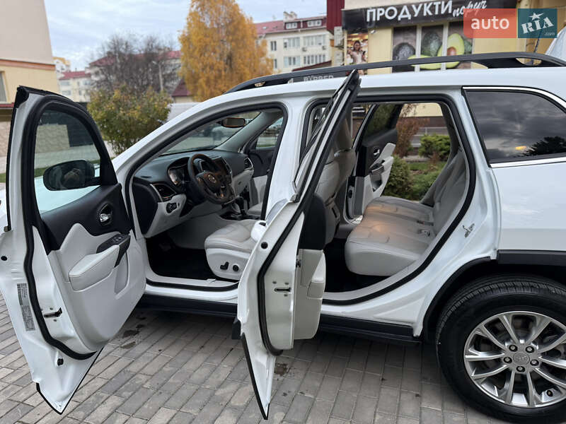 Внедорожник / Кроссовер Jeep Cherokee 2023 в Каменец-Подольском