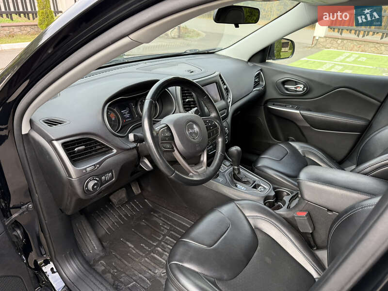 Внедорожник / Кроссовер Jeep Cherokee 2018 в Киеве