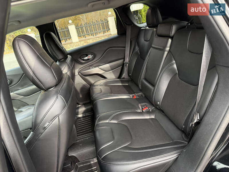 Внедорожник / Кроссовер Jeep Cherokee 2018 в Киеве