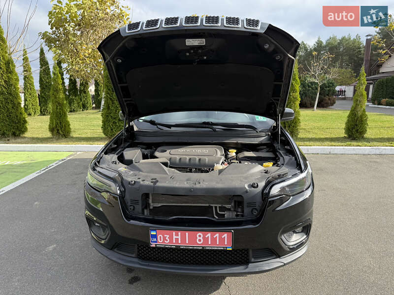 Внедорожник / Кроссовер Jeep Cherokee 2018 в Киеве