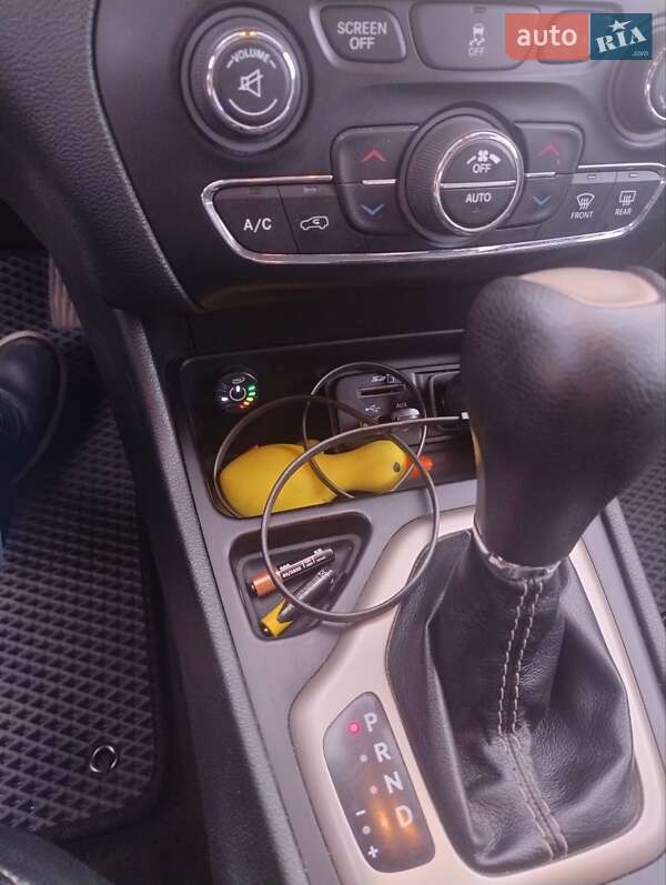 Внедорожник / Кроссовер Jeep Cherokee 2015 в Киеве фото 10 Внедорожник / Кроссовер Jeep Cherokee 2015 в Киеве