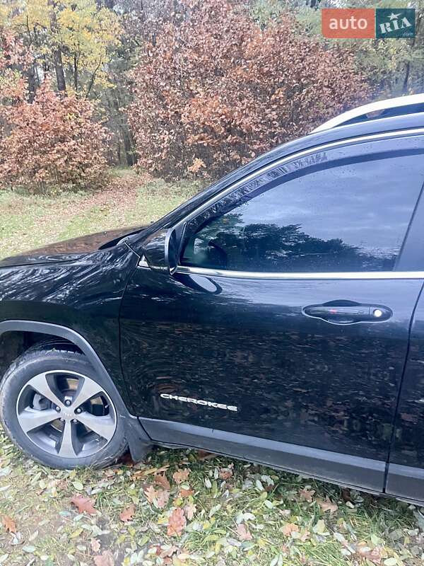 Внедорожник / Кроссовер Jeep Cherokee 2019 в Бродах