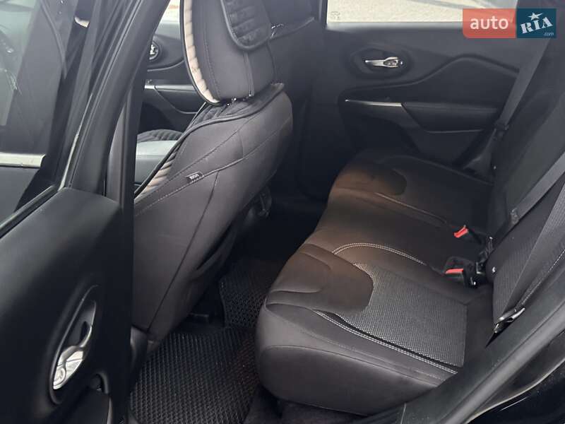 Внедорожник / Кроссовер Jeep Cherokee 2018 в Киеве