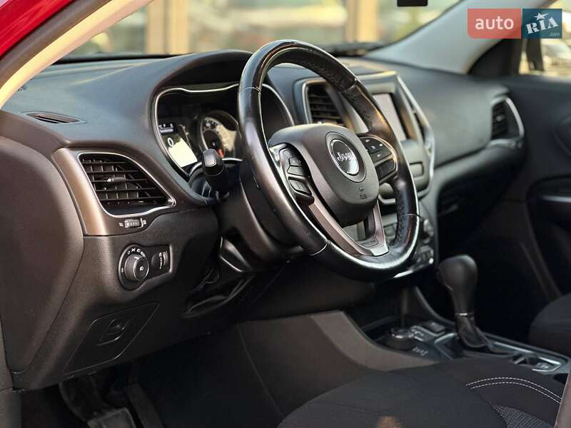 Внедорожник / Кроссовер Jeep Cherokee 2018 в Киеве