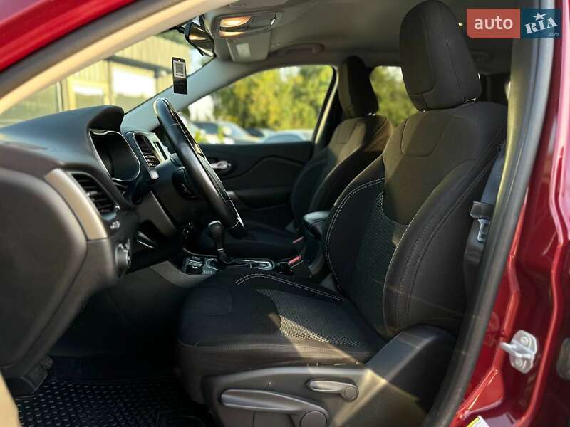 Внедорожник / Кроссовер Jeep Cherokee 2018 в Киеве