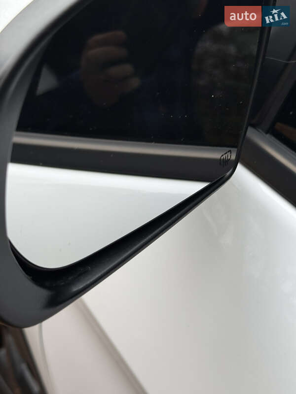 Внедорожник / Кроссовер Jeep Cherokee 2019 в Киеве