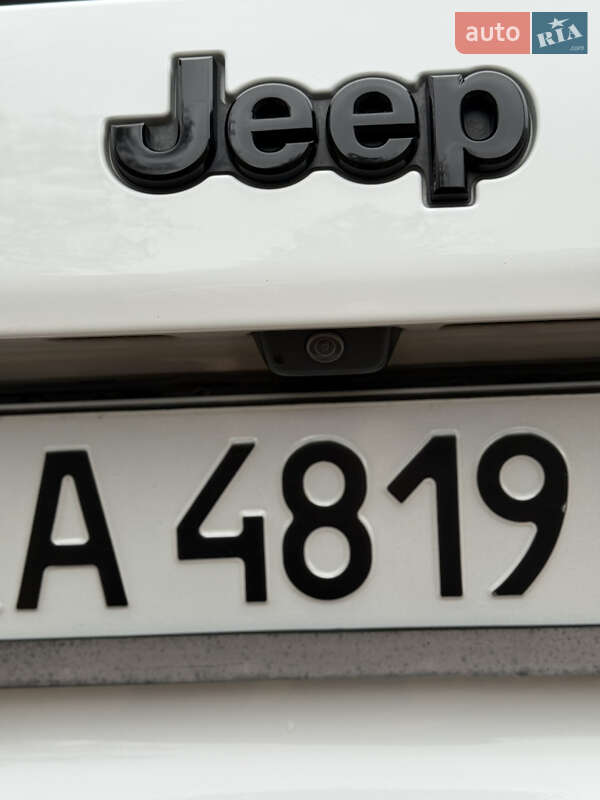 Внедорожник / Кроссовер Jeep Cherokee 2019 в Киеве