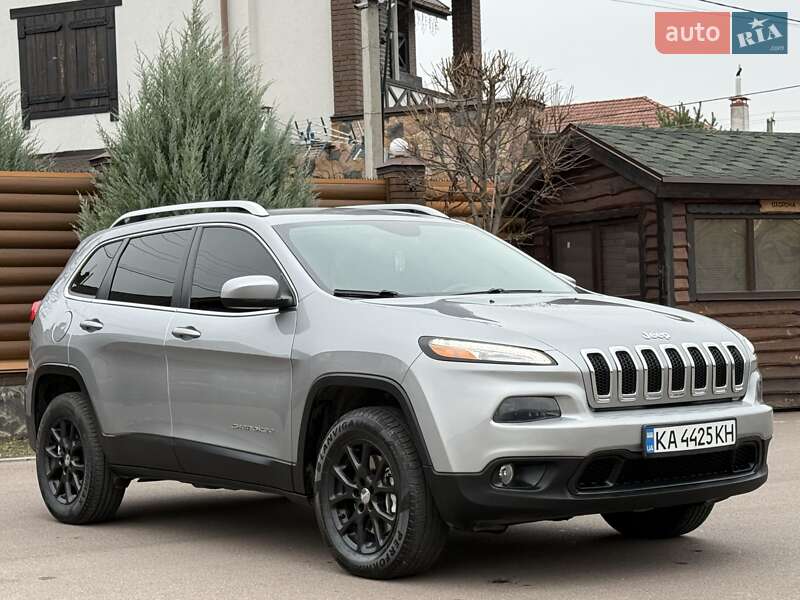 Внедорожник / Кроссовер Jeep Cherokee 2016 в Борисполе