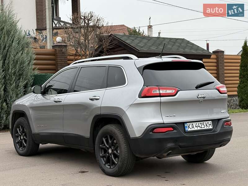 Внедорожник / Кроссовер Jeep Cherokee 2016 в Борисполе