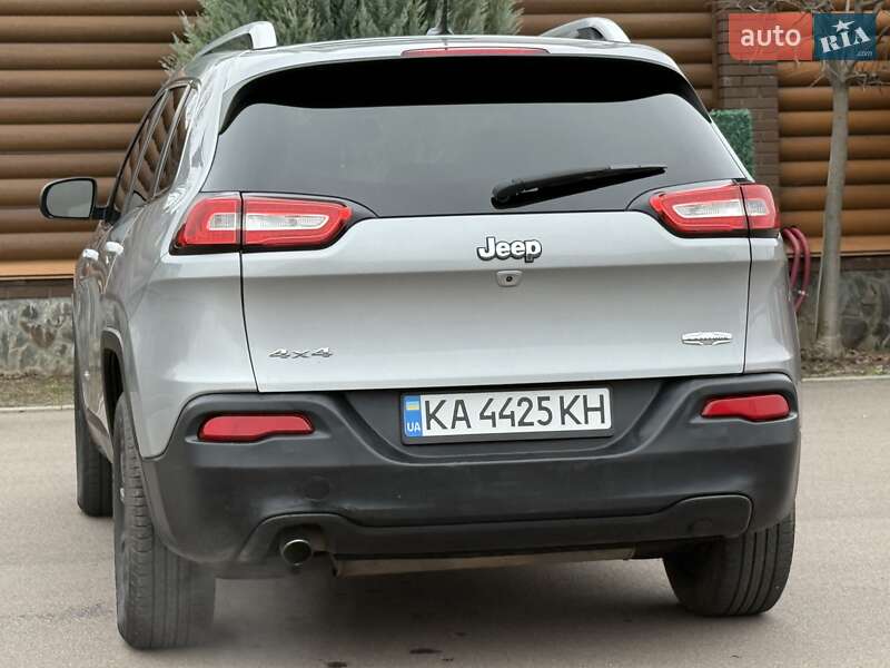 Внедорожник / Кроссовер Jeep Cherokee 2016 в Борисполе