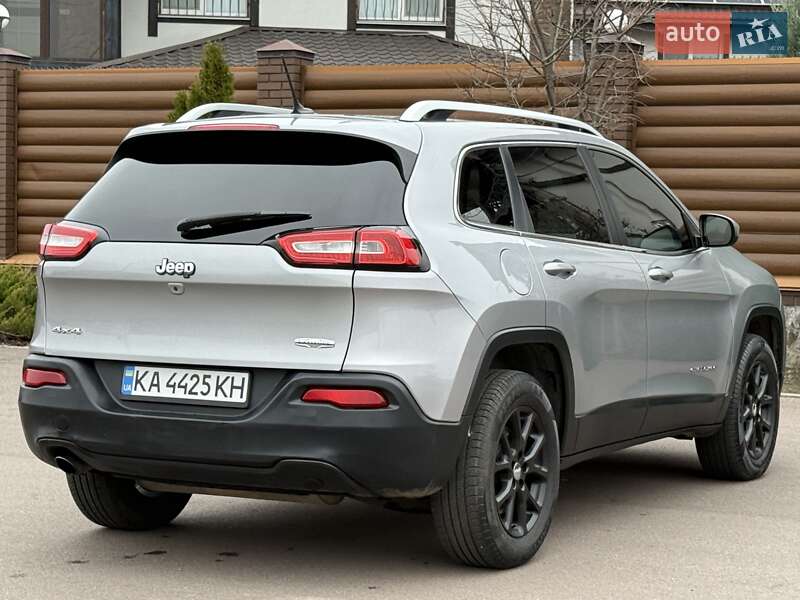 Внедорожник / Кроссовер Jeep Cherokee 2016 в Борисполе
