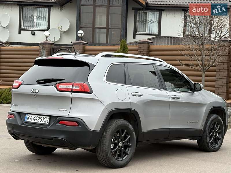 Внедорожник / Кроссовер Jeep Cherokee 2016 в Борисполе