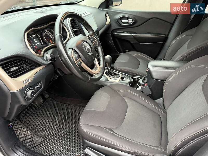 Внедорожник / Кроссовер Jeep Cherokee 2016 в Борисполе
