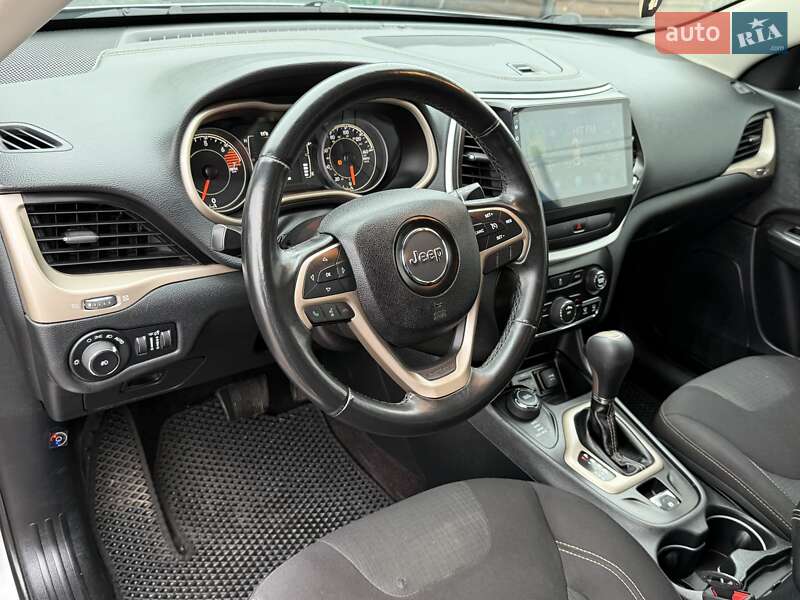 Внедорожник / Кроссовер Jeep Cherokee 2016 в Борисполе