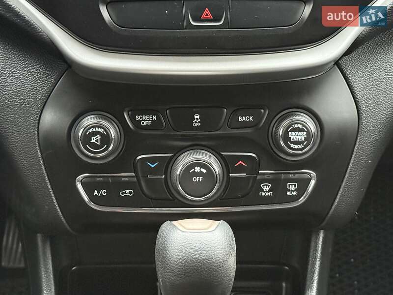 Внедорожник / Кроссовер Jeep Cherokee 2016 в Борисполе