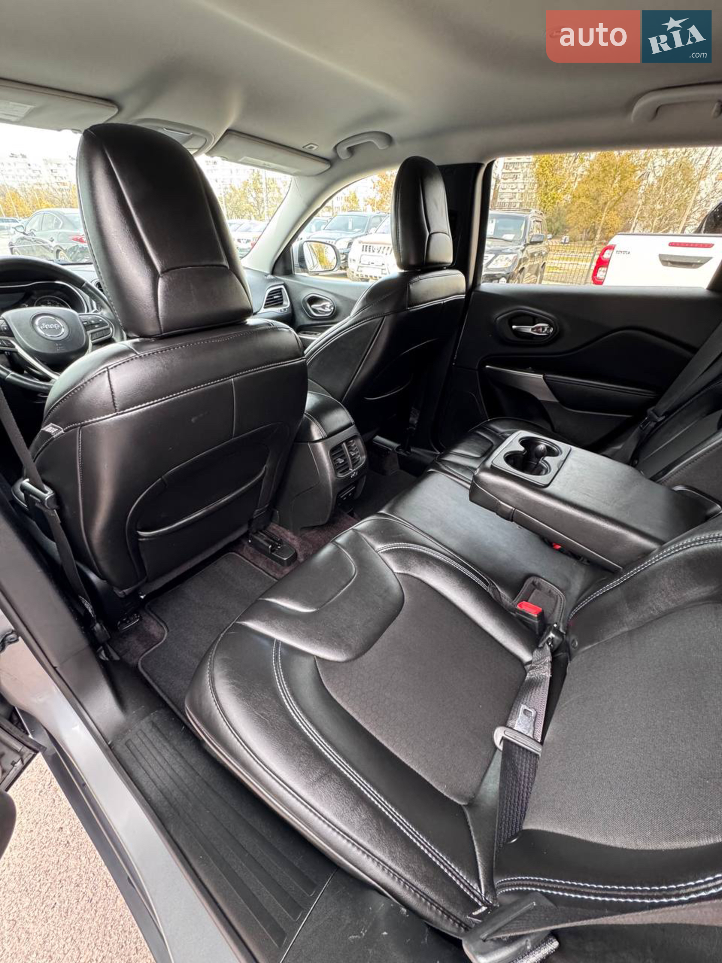 2019 Jeep Cherokee - мініатюра 13
