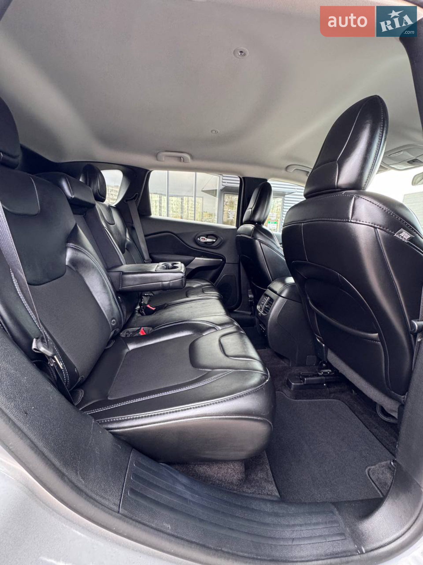 2019 Jeep Cherokee - мініатюра 17