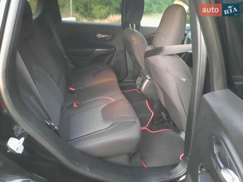 Внедорожник / Кроссовер Jeep Cherokee 2018 в Одессе фото 18 Внедорожник / Кроссовер Jeep Cherokee 2018 в Одессе