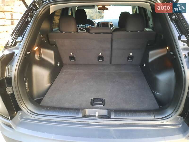 Внедорожник / Кроссовер Jeep Cherokee 2018 в Одессе фото 19 Внедорожник / Кроссовер Jeep Cherokee 2018 в Одессе