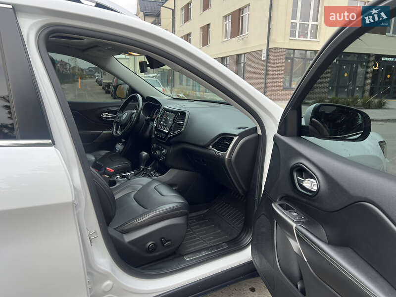 Позашляховик / Кросовер Jeep Cherokee 2020 в Броварах фото 11 Позашляховик / Кросовер Jeep Cherokee 2020 в Броварах