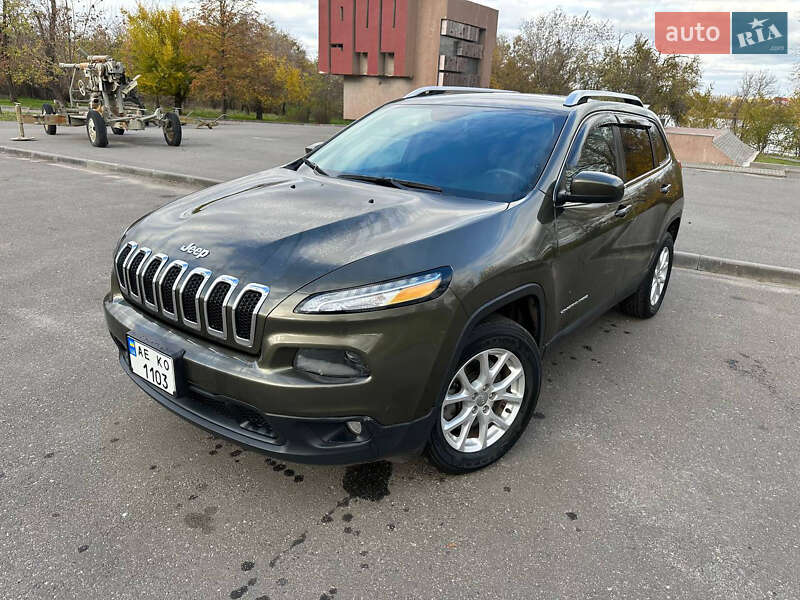 Внедорожник / Кроссовер Jeep Cherokee 2015 в Кривом Роге