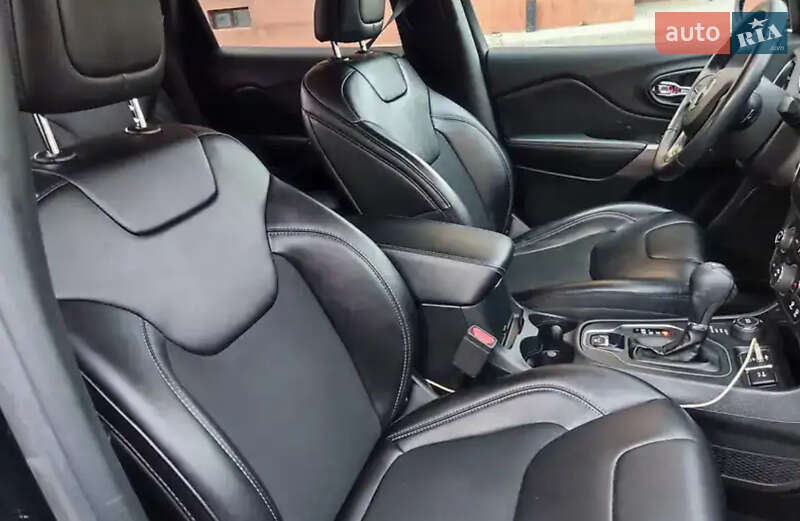 Позашляховик / Кросовер Jeep Cherokee 2019 в Хмельницькому