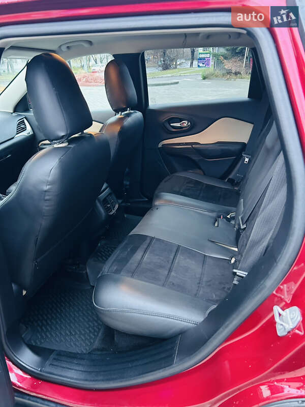 Внедорожник / Кроссовер Jeep Cherokee 2015 в Луцке фото 13 Внедорожник / Кроссовер Jeep Cherokee 2015 в Луцке