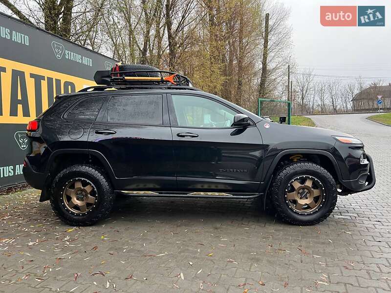 Внедорожник / Кроссовер Jeep Cherokee 2016 в Хмельницком