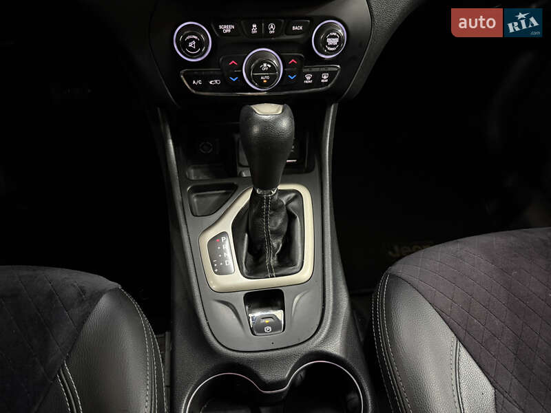 Внедорожник / Кроссовер Jeep Cherokee 2015 в Попельне фото 15 Внедорожник / Кроссовер Jeep Cherokee 2015 в Попельне