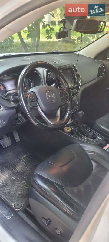 Внедорожник / Кроссовер Jeep Cherokee 2020 в Житомире