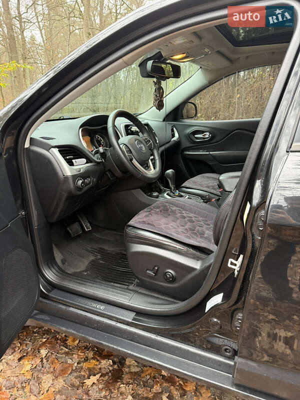 Внедорожник / Кроссовер Jeep Cherokee 2016 в Киеве фото 11 Внедорожник / Кроссовер Jeep Cherokee 2016 в Киеве