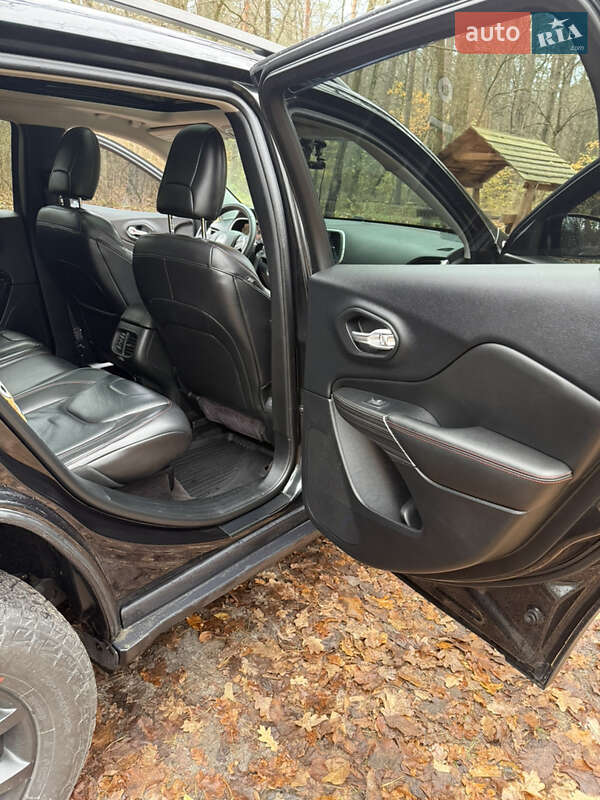 Внедорожник / Кроссовер Jeep Cherokee 2016 в Киеве фото 14 Внедорожник / Кроссовер Jeep Cherokee 2016 в Киеве