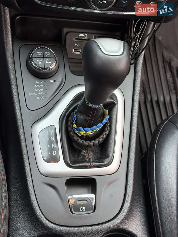 Внедорожник / Кроссовер Jeep Cherokee 2016 в Киеве фото 17 Внедорожник / Кроссовер Jeep Cherokee 2016 в Киеве