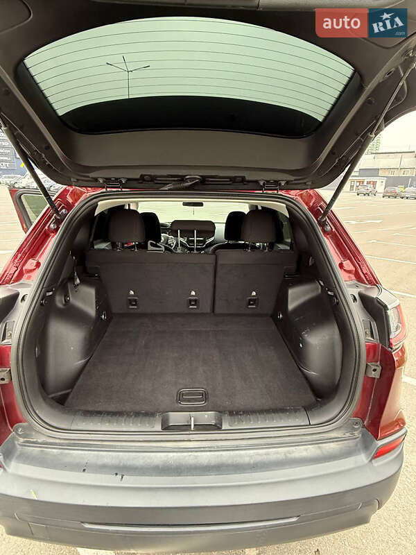 Внедорожник / Кроссовер Jeep Cherokee 2018 в Киеве