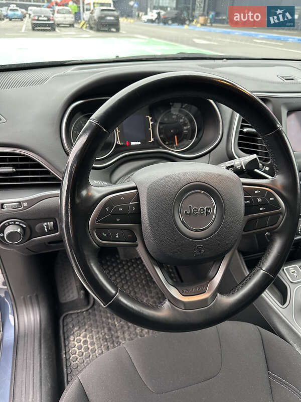 Внедорожник / Кроссовер Jeep Cherokee 2020 в Киеве